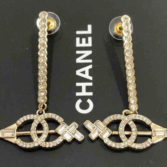 CHANEL CC Logos Rhinestone Arrow Stud Earrings Gold Tone B23C Auth w/Box - Picture 2 of 16
